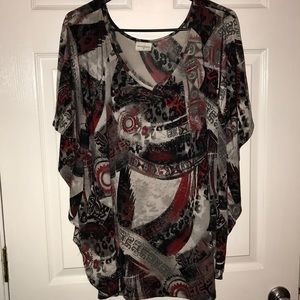 Women’s plus size v-neck shirt